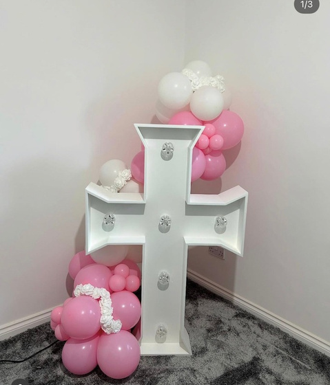 Illuminated LED cross with balloon garland