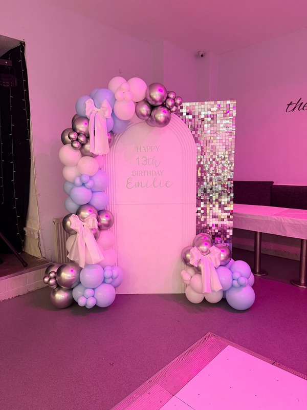 Sailboard with mini sequin wall combo setup